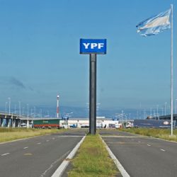 Buena noticia: YPF baja el precio de sus combustibles