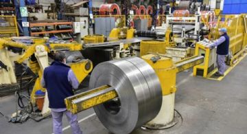 La actividad económica cayó 1,8% con respecto a febrero