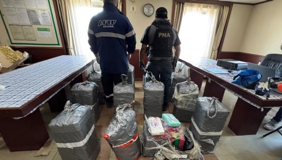 La Aduana descubrió 400 kilos de cocaína en un buque