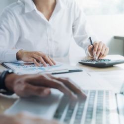 El Gobierno redujo los intereses que deben pagar los contribuyentes por deudas fiscales