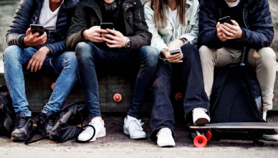 Cinco hábitos para evitar el uso excesivo del celular 