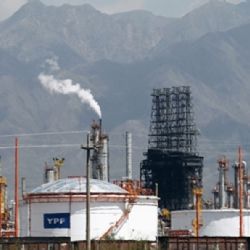 Por cierres de contratos, preocupa la pérdida de empleos en el sector petrolero