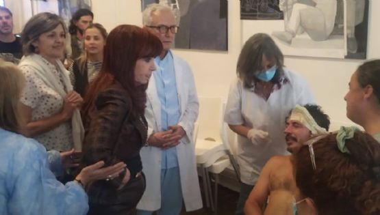 Cristina Kirchner asistió a un dirigente herido en la marcha de jubilados