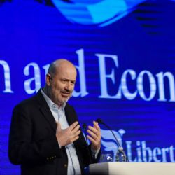 Sturzenegger deslizó que trabaja en una reforma judicial