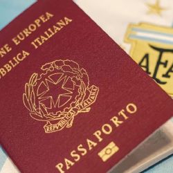 Italia aprobó la ley que restringe el acceso a la ciudadanía 