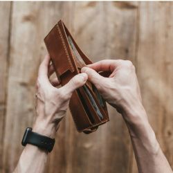 El salario mínimo cayó 32% real en la era Milei