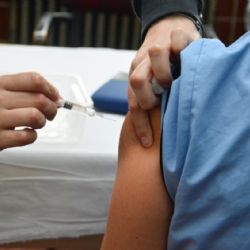 Ahora los adultos también tendrán carnet de vacunación