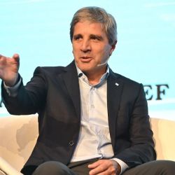 Avanzan los recortes de subsidios para mantener el superávit