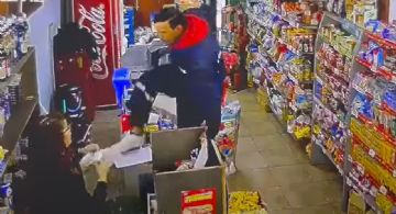 Video: brutal asalto en un kiosco de Ciudad