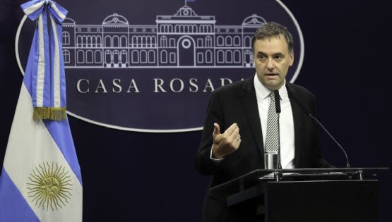 Adorni jefe de gabinete: agradeció a Milei y dijo que va a "profundizar las reformas"