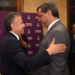 Se confirmó la renuncia que consolida el poder de Cornejo