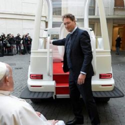 El Vaticano donará el papamóvil a los niños de Gaza