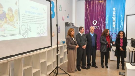 Presentaron la secundaria con títulos en programación y robótica
