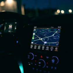 Se reglamentó el procedimiento para importar sin aranceles autos eléctricos