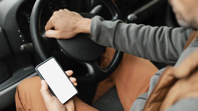 Celulares al volante, la principal causa de accidentes