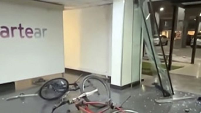 Kirchneristas hicieron destrozos en estudios de Canal 13 y TN