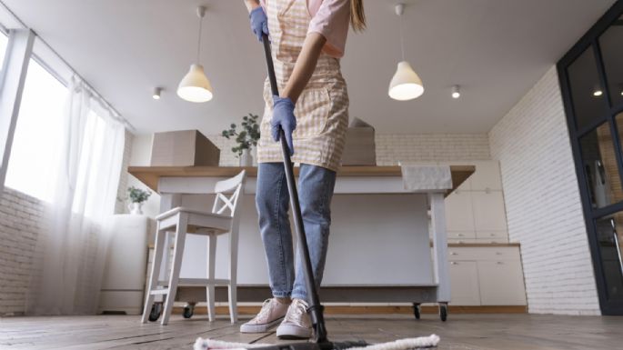 El consejo experto para limpiar un piso flotante
