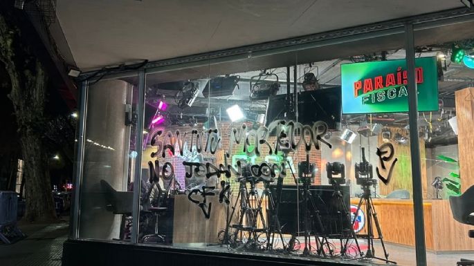 Vandalizaron la puerta de Olga por festejar la condena a CFK 