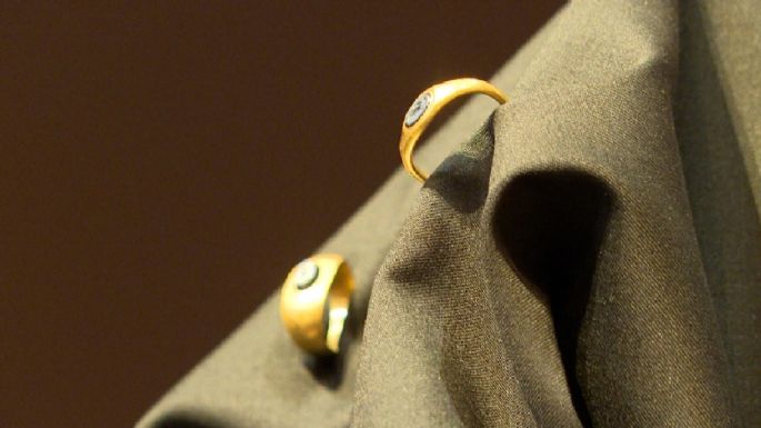 El fascinante descubrimiento de dos anillos de oro en la vía romana