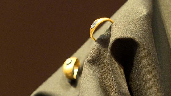 El fascinante descubrimiento de dos anillos de oro en la vía romana