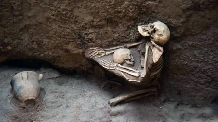 El misterio de los esqueletos abrazados conmueve a la arqueología