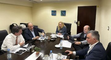 Para competir con "Las Fuerzas del Cielo", sale a la cancha "La Carlos Menem"