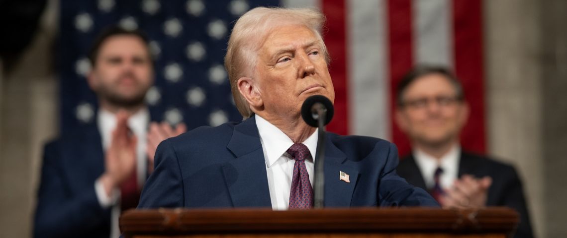 Bloqueo en el estrecho de Ormuz: Trump advirtió que quien se acerque será eliminado  