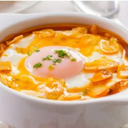 Para los días fríos, esta sopa de ajo te va a sorprender
