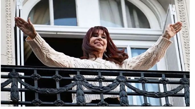 "Me gustó escucharlos cantar vamos a volver"