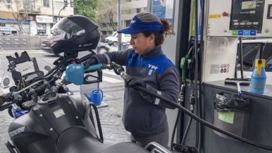 Foto iliustrativa de  ¿Se viene un 15% de aumento en combustibles de YPF?