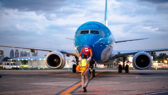 Aerolíneas Argentina se achica y pierde cuota en el mercado, pero ya no depende de Nación