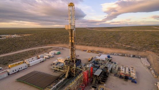 Vaca Muerta: YPF firmó acuerdo con empresa italiana para potenciar exportaciones 