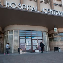 En 8 años, aumentó 5 puntos la gente que va al hospital público en Mendoza