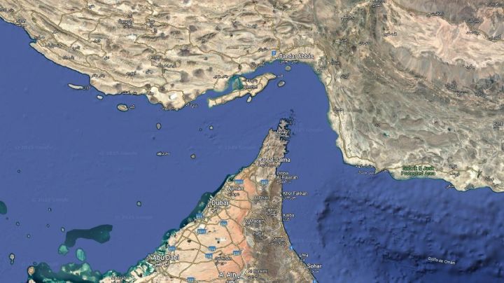 EEUU restablece el bloqueo en el estrecho de Ormuz y bombardea instalación iraní 