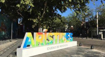 Iba en rollers por la Arístides y la atropellaron