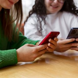 Cómo evitar que te agreguen a grupos de WhatsApp