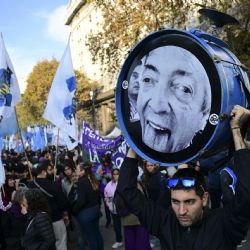 El colectivo Ni Una Menos, científicos y jubilados marcharon al Congreso