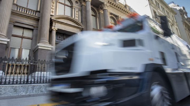 Por lo feriados, los bancos sólo atenderán tres días