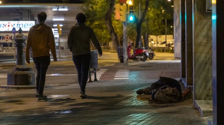 Dos hombres y un bebé murieron en la calle por la ola de frío