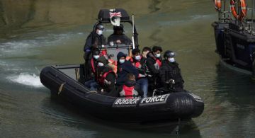 Francia y Reino Unido acuerdan un “proyecto piloto” de intercambio de migrantes