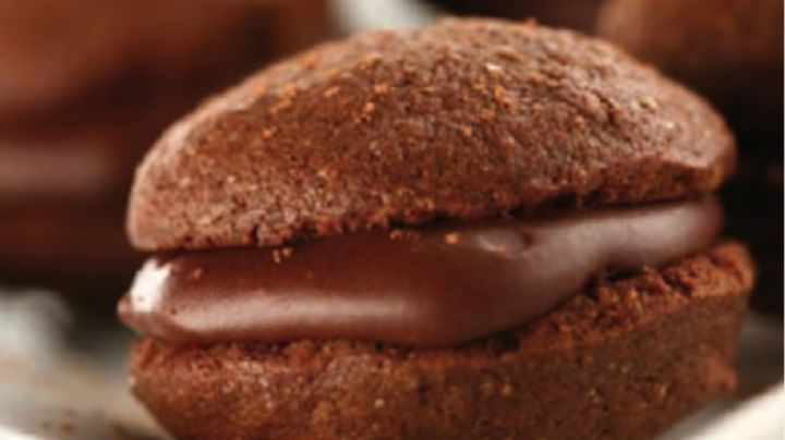 Imperdibles alfajores de maicena y chocolate