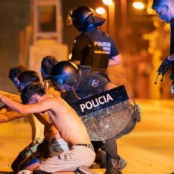 Horror: grupos de extrema derecha salen a "cazar" inmigrantes