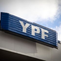 Grupo YPF compró el 100% de Refinor 