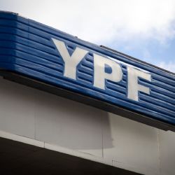 La Justicia de Estados Unidos suspendió por una semana la entrega de acciones de YPF