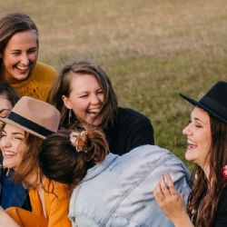 Anzuelos virtuales para buscar amigos reales en Mendoza