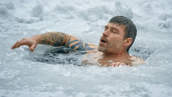 Advierten sobre los riesgos de sumergirse en hielo 