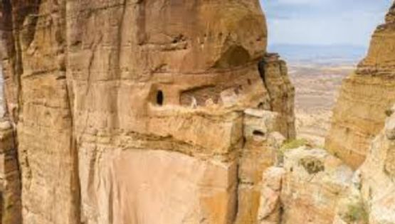 La iglesia secreta en las montañas y a 2500 metros