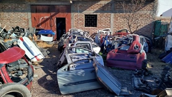 Secuestran autopartes y millones de pesos