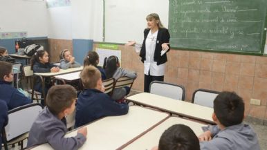 Foto iliustrativa de  Cómo cobrar la ayuda del Gobierno para pagar el colegio de tu hijo