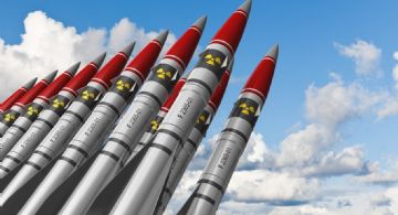 Estados Unidos desplegó armas nucleares en Reino Unido 